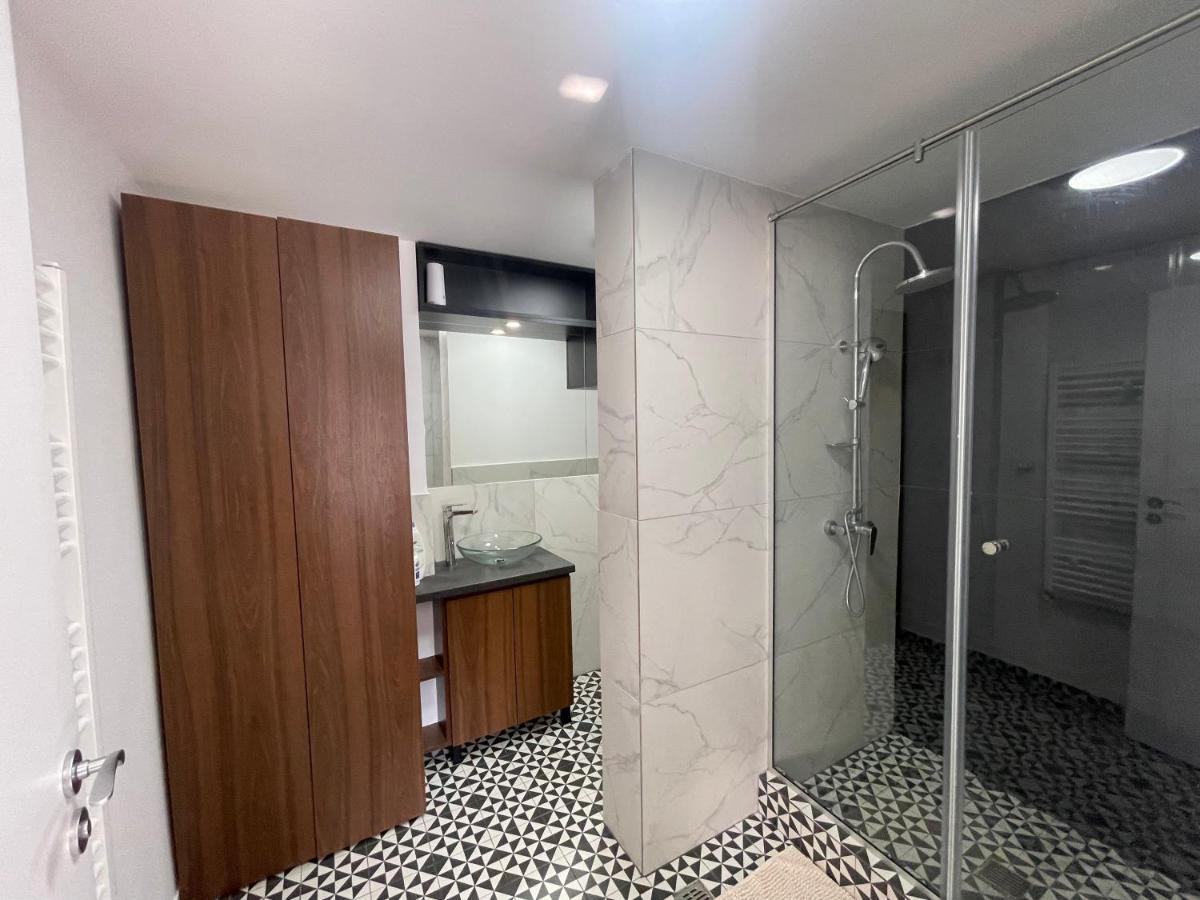 Elegant Two Bedrooms Apartment Bucharest Luaran gambar
