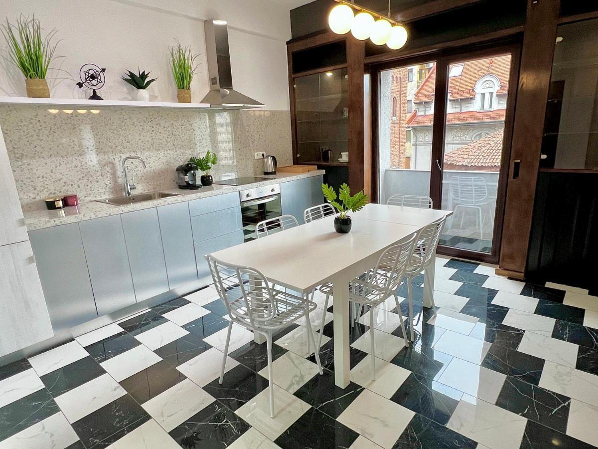 Elegant Two Bedrooms Apartment Bucharest Luaran gambar