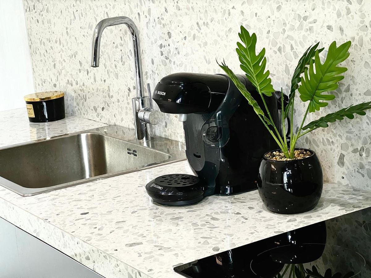 Elegant Two Bedrooms Apartment Bucharest Luaran gambar