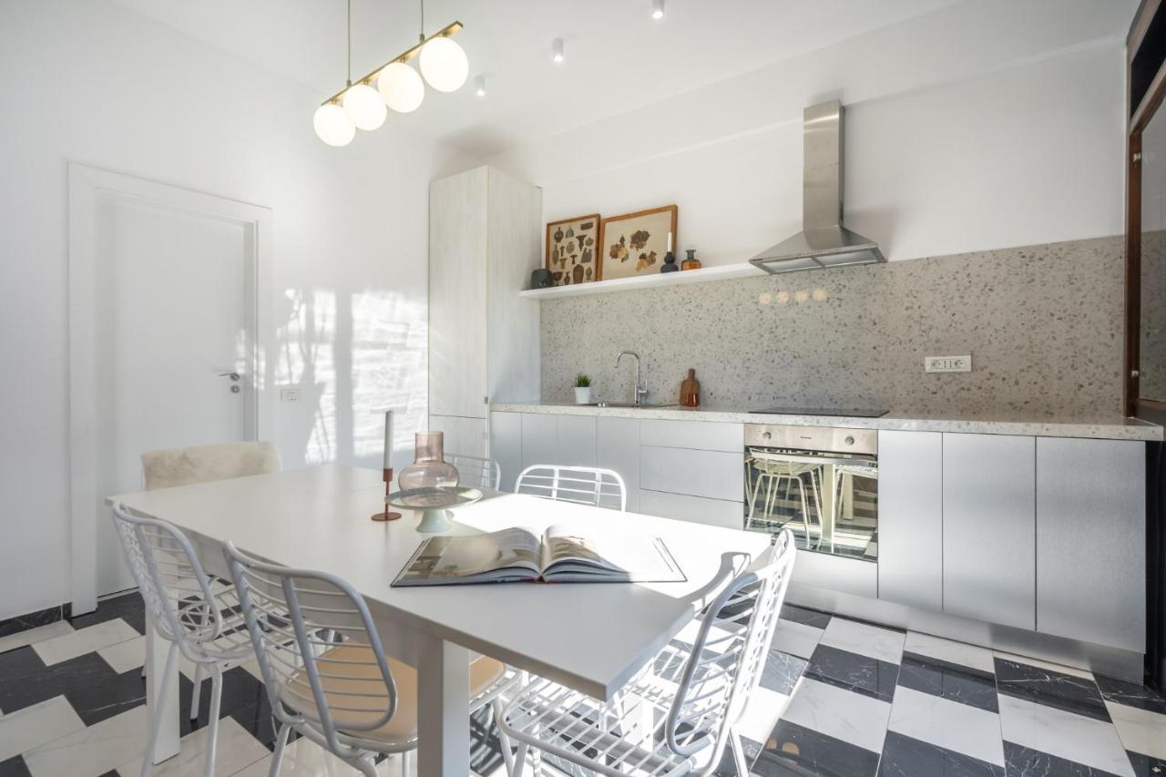 Elegant Two Bedrooms Apartment Bucharest Luaran gambar