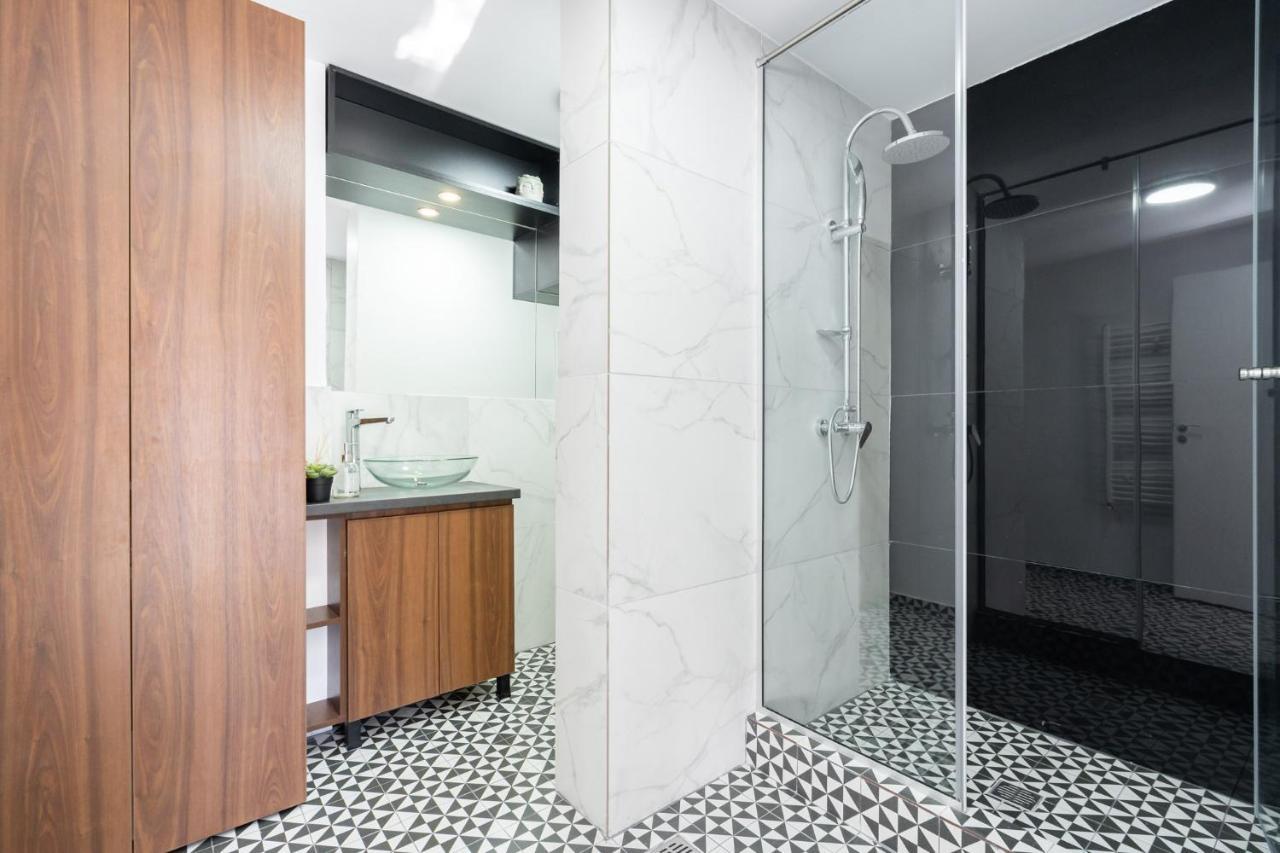 Elegant Two Bedrooms Apartment Bucharest Luaran gambar