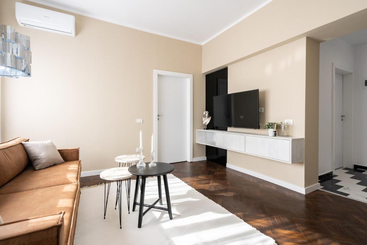 Elegant Two Bedrooms Apartment Bucharest Luaran gambar