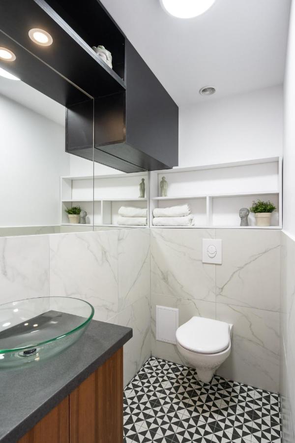 Elegant Two Bedrooms Apartment Bucharest Luaran gambar