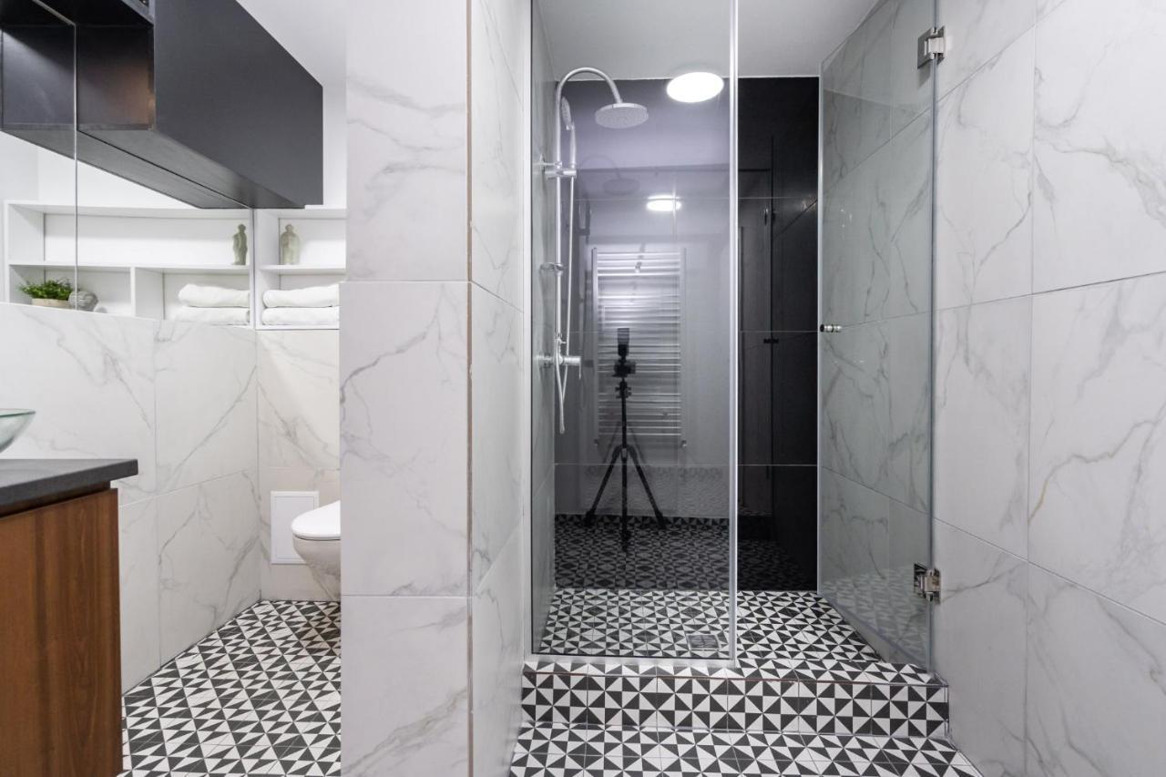 Elegant Two Bedrooms Apartment Bucharest Luaran gambar
